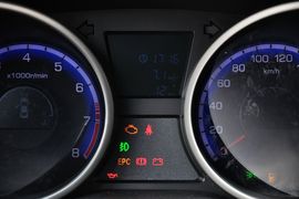 2013款江淮瑞鹰手动两驱型