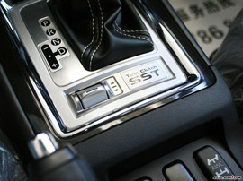 2008款翼豪陆神内饰