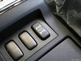 2008款翼豪陆神内饰