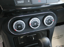 2008款翼豪陆神内饰