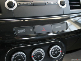 2008款翼豪陆神内饰