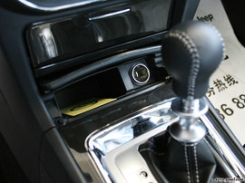 2008款翼豪陆神内饰