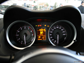 2008款翼豪陆神内饰