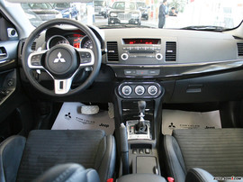 2008款翼豪陆神内饰