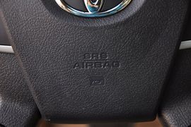 2013款丰田凯美瑞2.0E精英版