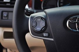 2013款丰田凯美瑞2.0E精英版