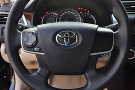 2013款丰田凯美瑞2.0E精英版