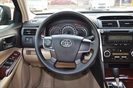 2013款丰田凯美瑞2.0E精英版