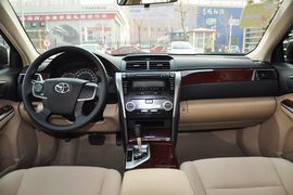 2013款丰田凯美瑞2.0E精英版