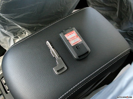 2008款翼豪陆神内饰