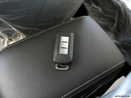 2008款翼豪陆神内饰