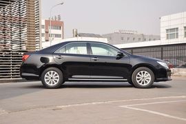 2013款丰田凯美瑞2.0E精英版