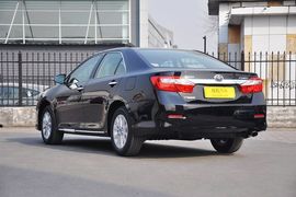 2013款丰田凯美瑞2.0E精英版