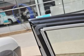 2013款别克凯越1.5L手动经典型