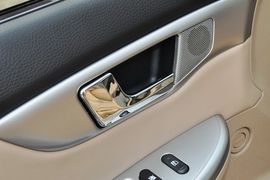 2013款别克凯越1.5L手动经典型
