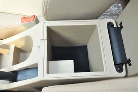 2013款别克凯越1.5L手动经典型