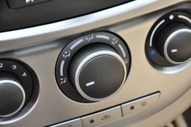 2013款别克凯越1.5L手动经典型