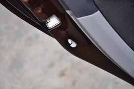 2013款长安铃木雨燕1.5L自动标准型
