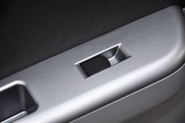 2013款长安铃木雨燕1.5L自动标准型