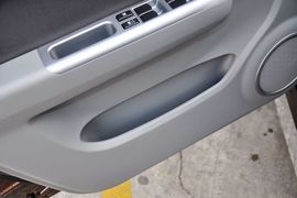 2013款长安铃木雨燕1.5L自动标准型