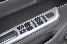 2013款长安铃木雨燕1.5L自动标准型