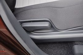 2013款长安铃木雨燕1.5L自动标准型