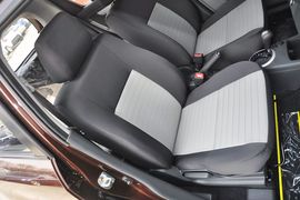 2013款长安铃木雨燕1.5L自动标准型