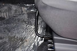 2013款长安铃木雨燕1.5L自动标准型