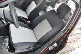 2013款长安铃木雨燕1.5L自动标准型