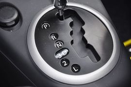 2013款长安铃木雨燕1.5L自动标准型