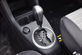 2013款长安铃木雨燕1.5L自动标准型