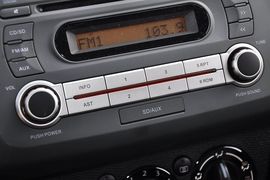2013款长安铃木雨燕1.5L自动标准型