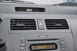 2013款长安铃木雨燕1.5L自动标准型