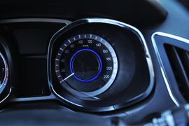 2013款江淮瑞风S5