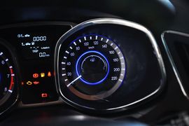 2013款江淮瑞风S5