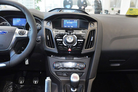 2013款福特福克斯ST