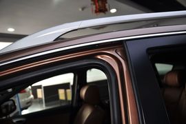 2013款纳智捷大7SUV锋芒进化版2.2T四驱旗舰型