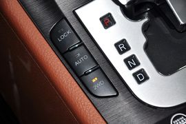 2013款纳智捷大7SUV锋芒进化版2.2T四驱旗舰型