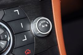 2013款纳智捷大7SUV锋芒进化版2.2T四驱旗舰型