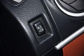 2013款纳智捷大7SUV锋芒进化版2.2T四驱旗舰型