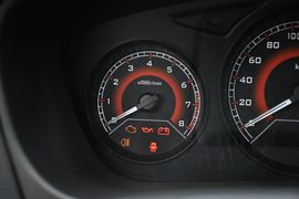 2012款东南V3菱悦1.5L手动旗舰风采版