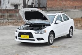 2013款三菱翼神1.8L