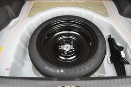 2013款三菱翼神1.8L手动豪华致尚版