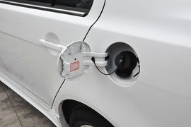 2013款三菱翼神1.8L