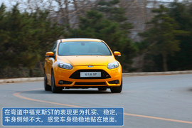 2013款福特福克斯ST试驾实拍