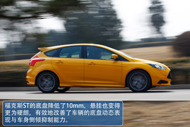 2013款福特福克斯ST试驾实拍