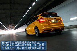 2013款福特福克斯ST试驾实拍