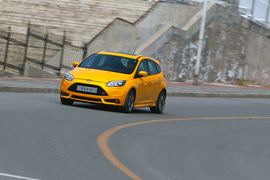 2013款福特福克斯ST试驾实拍