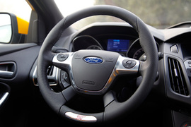 2013款福特福克斯ST试驾实拍