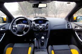 2013款福特福克斯ST试驾实拍